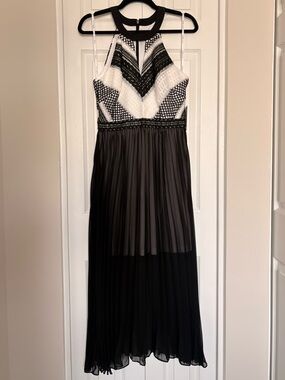 NWT- Guess - Gorgeous Black & White Knit Halter Maxi Dress with Pleated Skirt